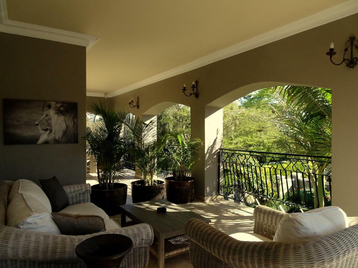 African Palm Cottage And Guesthouse Дурбанвілл Екстер'єр фото
